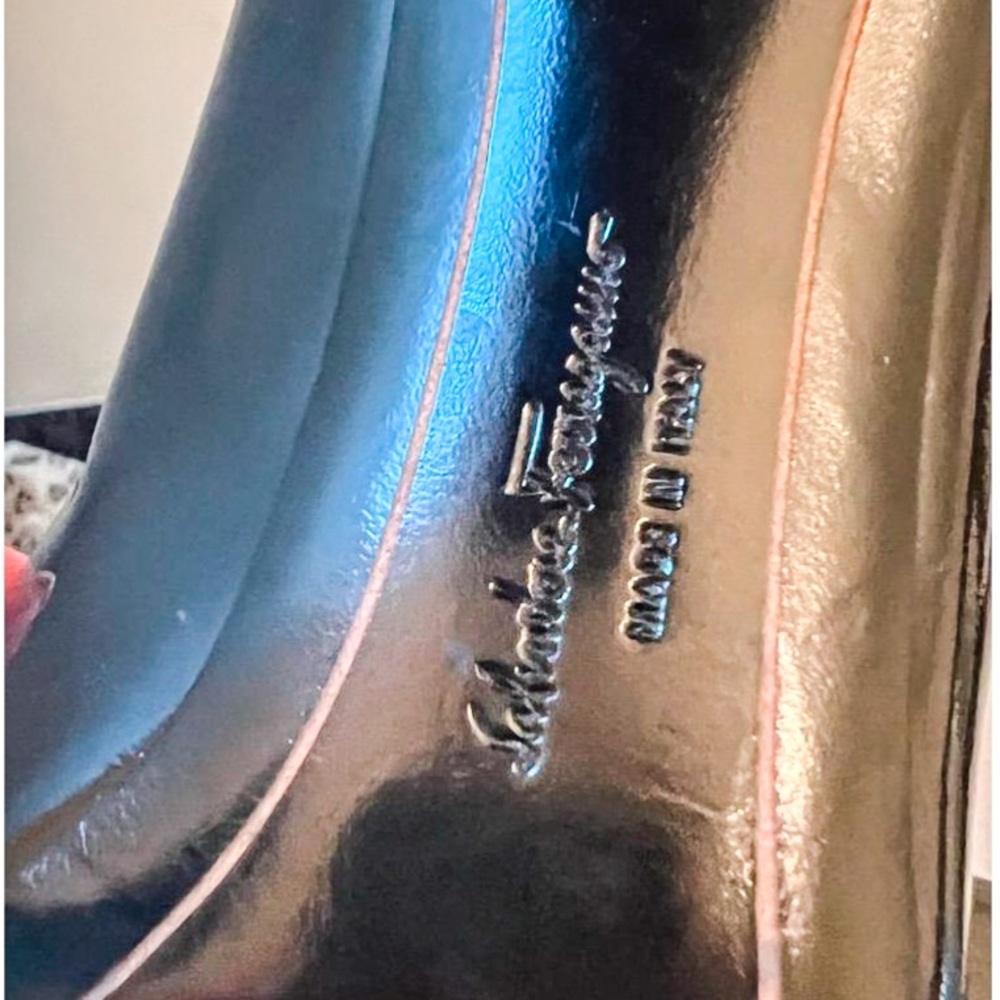 Ferragamo Black Patent Loafer Heels size 9 Mint Condition!ππ - Picture 7 of 7